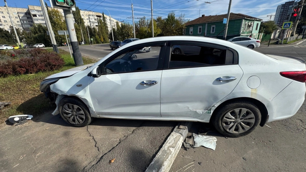 В Тамбове при столкновении двух автомобилей пострадал 8-летний мальчик