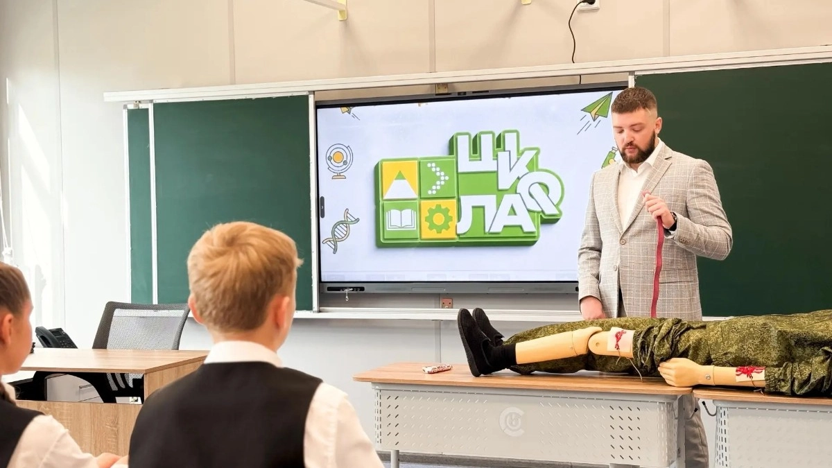 Ветеран СВО из Тамбова после ранения стал преподавателем ОБЗР в школе Бокино
