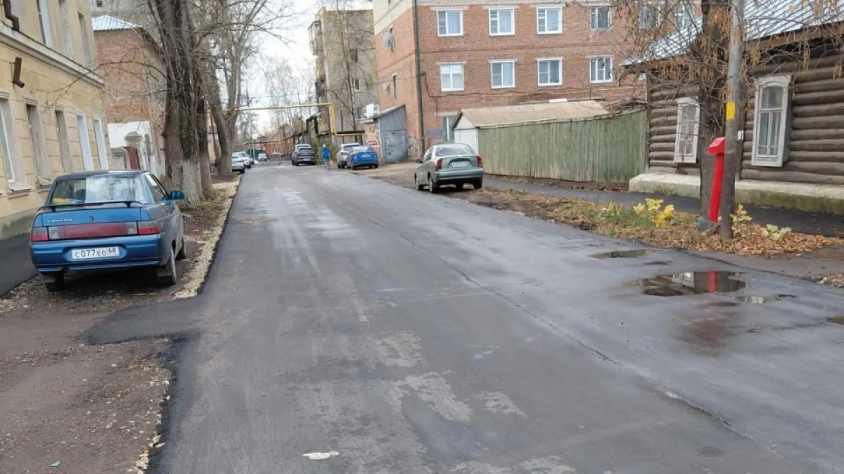В Моршанске после обращения прокуратуры отремонтировали дорогу и тротуары