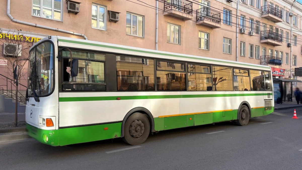 В Тамбове 72-летняя пассажирка автобуса №52 попала в больницу после падения